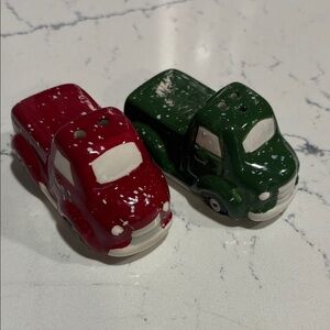 Cracker Barrel Red and Green Ceramic Holiday Truck Salt & Pepper Shakers